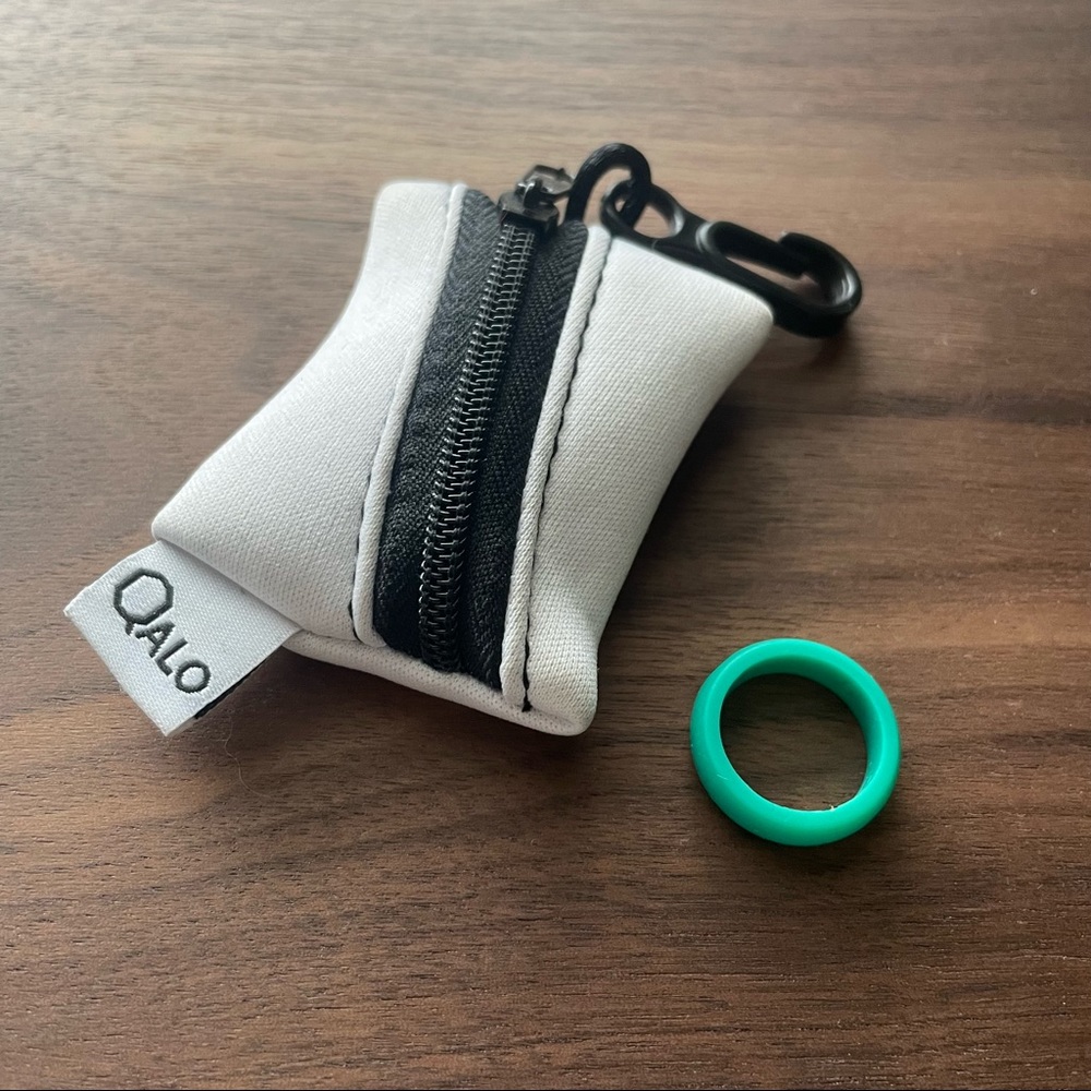 Qalo size 5 silicone ring and bag turquoise